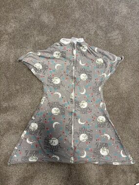 Sleeping Baby Gray Sleep Tight Moon & Stars Zipadee Zip Transitional Swaddle